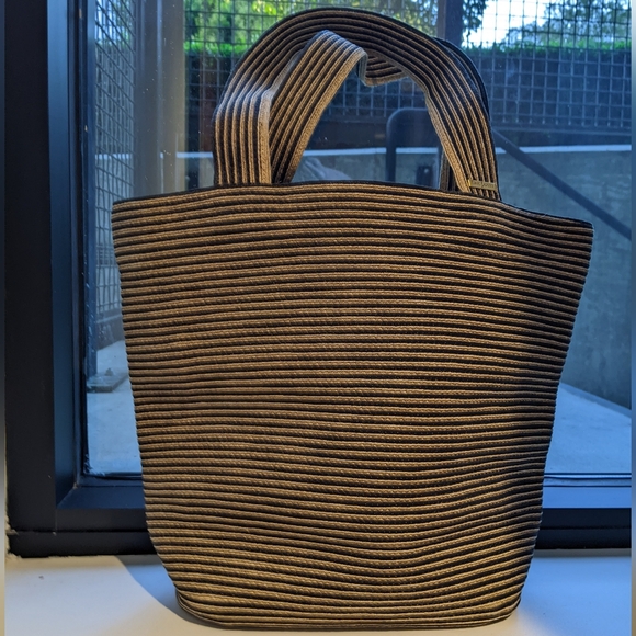 NWOT! Eric Javits - Squishee Tote II | Natural & Black Stripes | ~16x13x5 - Picture 13 of 17